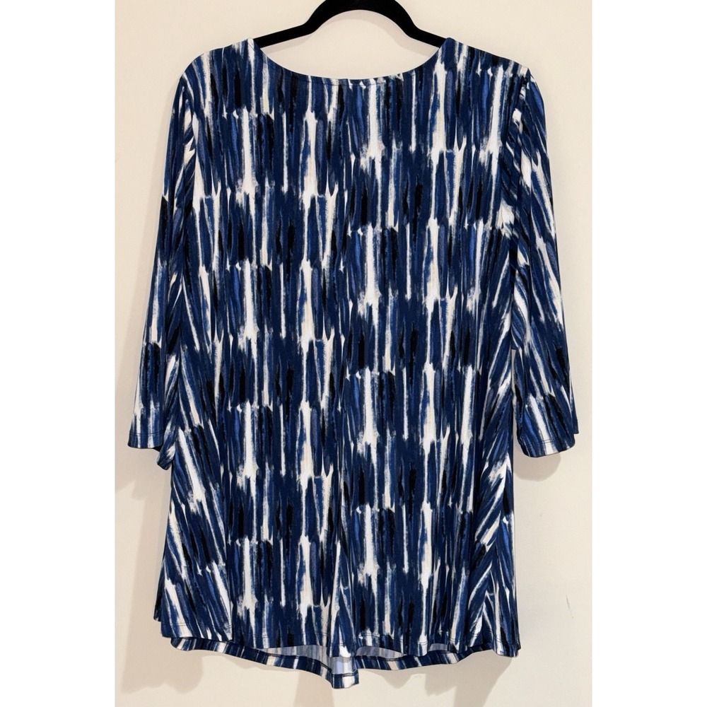 Catherines Twist Front Top Size 1X Blue Stretch 3/4 Sleeves V Neck - Picture 4 of 5